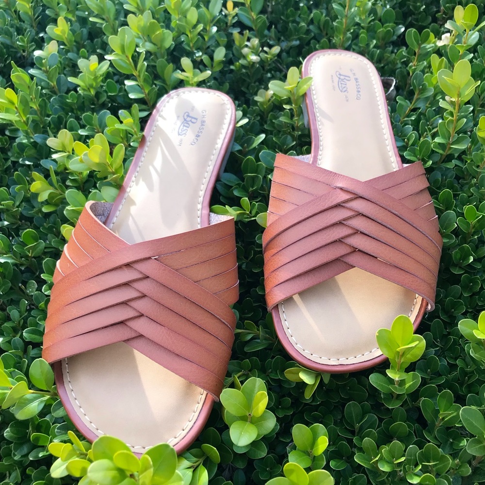 NWOT - G. H. Bass Sandals.